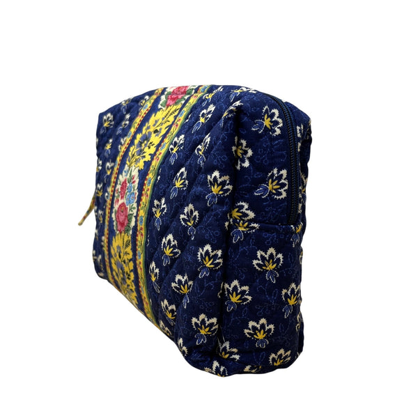 Vera Bradley Women’s Blue Cotton Floral Pattern With Zipper Closure Duffel Bag