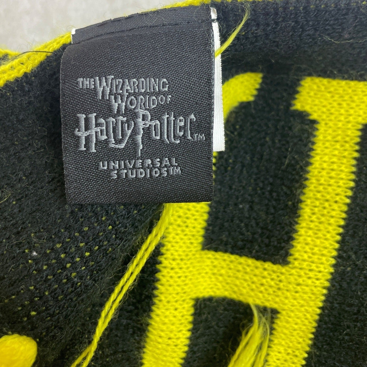 Universal Studios Harry Potter Hufflepuff Black and Yellow Reversable Scarf