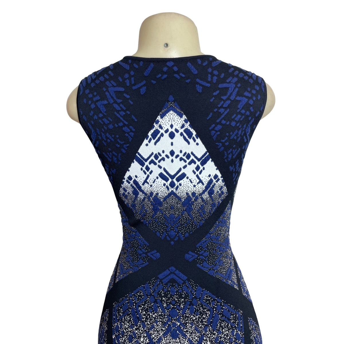 BCBGMAXAZRIA Sleeveless Bodycon Mini Dress With Bold Geometric Pattern Size S