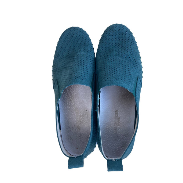 Ilse Jacobsen Womens Green Suede Perforated Slip-On Shoes Size 38 Comfortable Casual