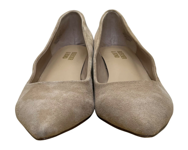 Bleeker & Bond Women’s Beige Suede Gold Accent Block Heel Yasmine Pumps Size 7M
