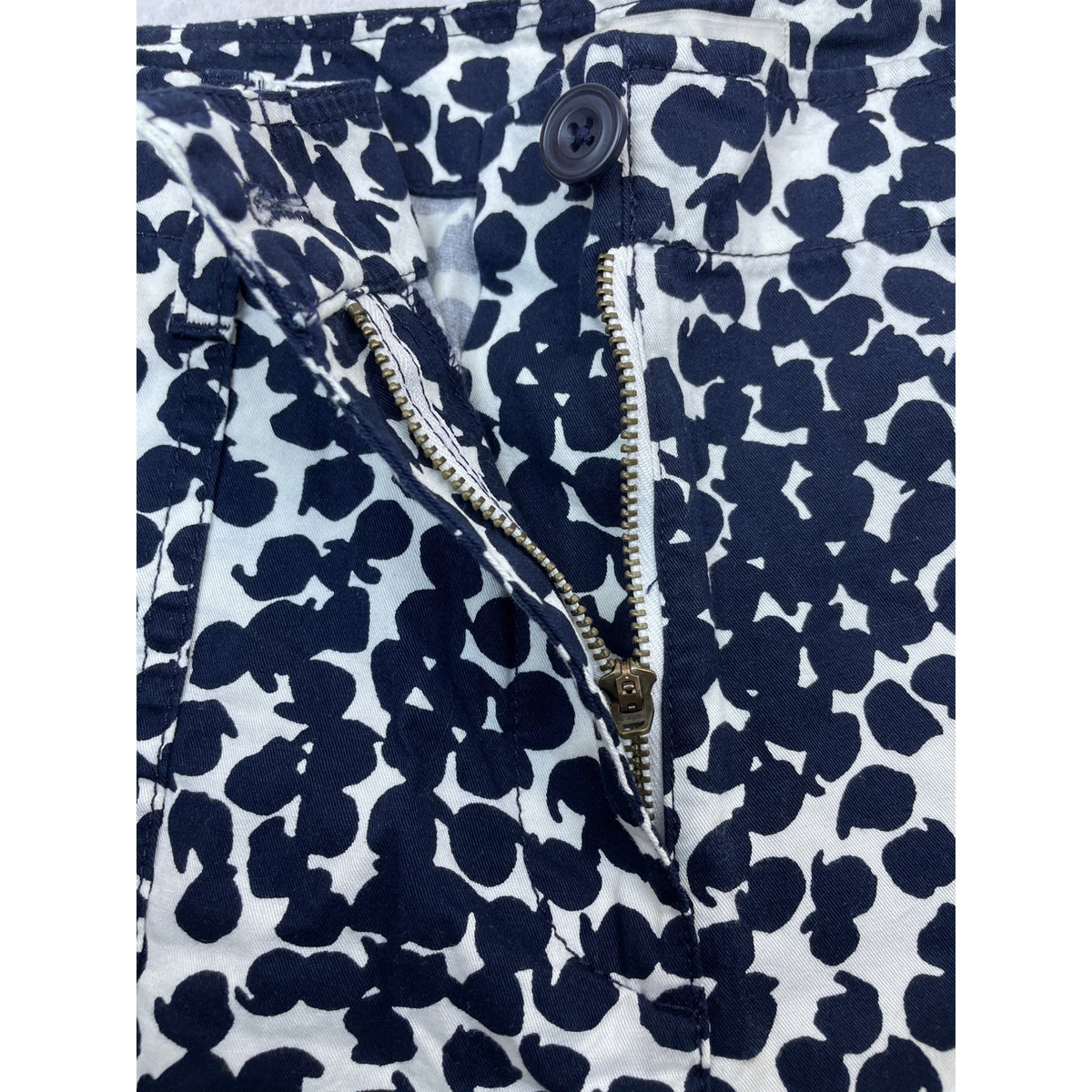 Loft Womens Navy & White Cargo ShortsAnimal Print Pattern Size 14 - New