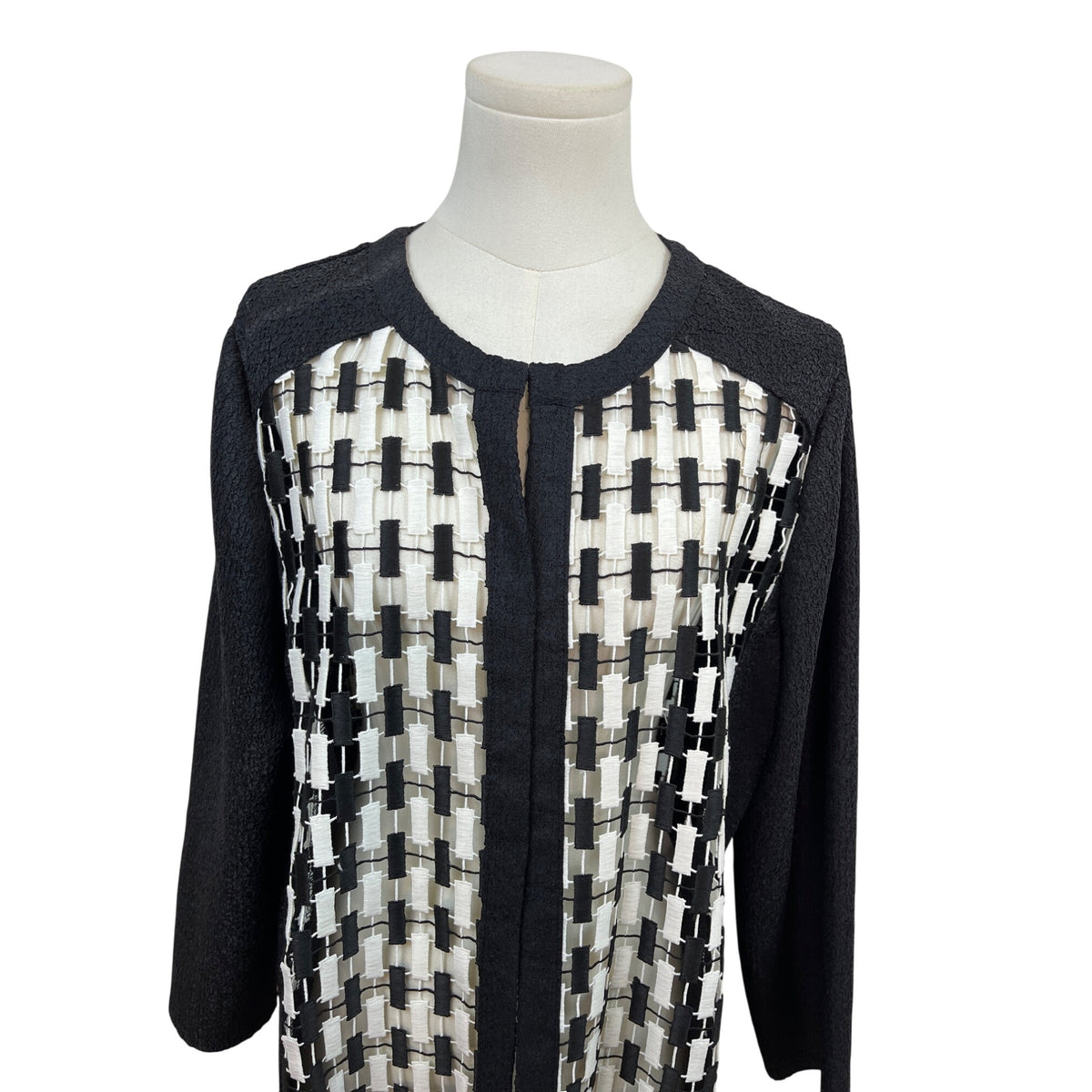 Chicos Black & White Open Front Jacket Woven Detail 3/4 Sleeve Size 2 - New