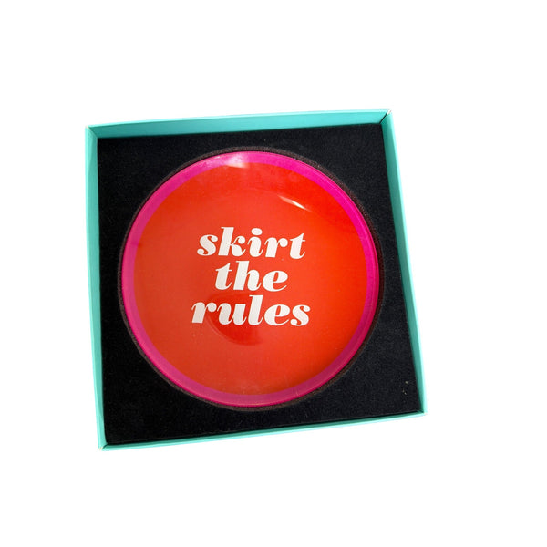 Kate Spade Womens Red Acrylic Decorative Trinket Dish "Skirt The Rules" 4-Inch Boxed Kate Spade Womens Red Acrylic Decorative Trinket Dish "Skirt The Rules" 4-Inch Boxed