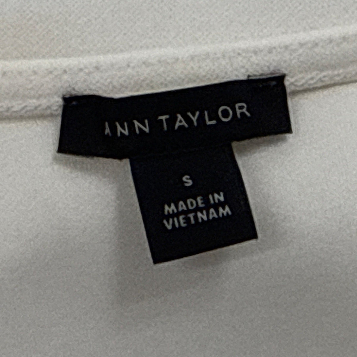 Ann Taylor White Scalloped Sleeveless Top Womens Blouse Size S