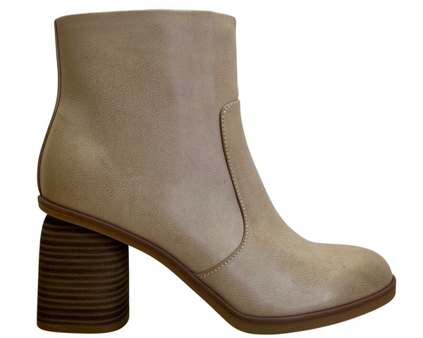 Korks Women’s Cream PU Leather Destiny Stacked Block Heel Ankle Boots Size 10M