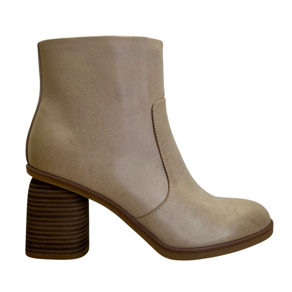 Korks Women’s Cream PU Leather Destiny Stacked Block Heel Ankle Boots Size 10M