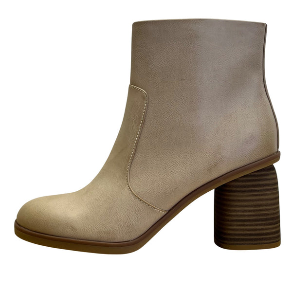 Korks Women’s Cream PU Leather Destiny Stacked Block Heel Ankle Boots Size 10M