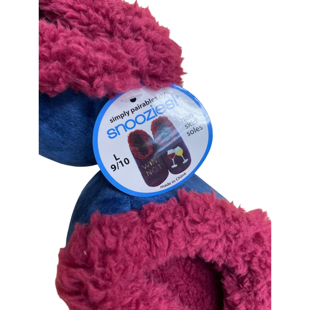 Snoozies Womens Blue Plush Slippers Embroidered Non-Skid Sole Cozy L 9/10