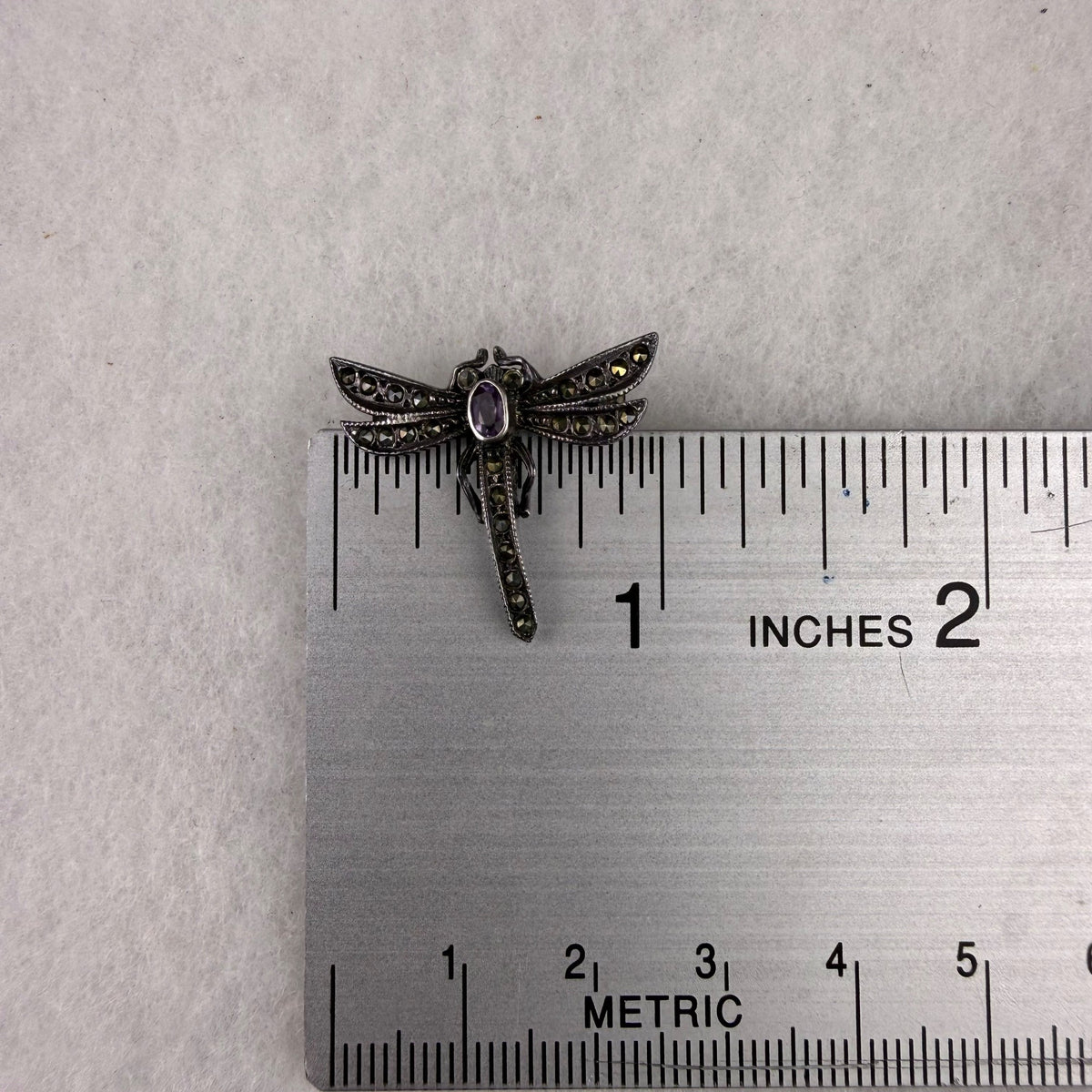 Vintage Unknown Womens Silver Tone Insect Dragonfly Brooch With Purple Stone