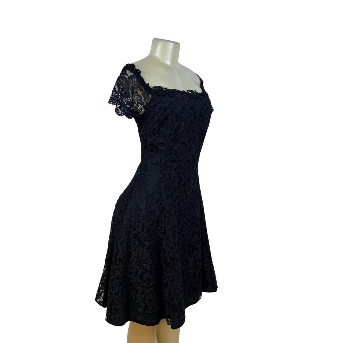 Vintage Roberta Elegant Black Lace Off-Shoulder Dress Short Sleeve A-Line