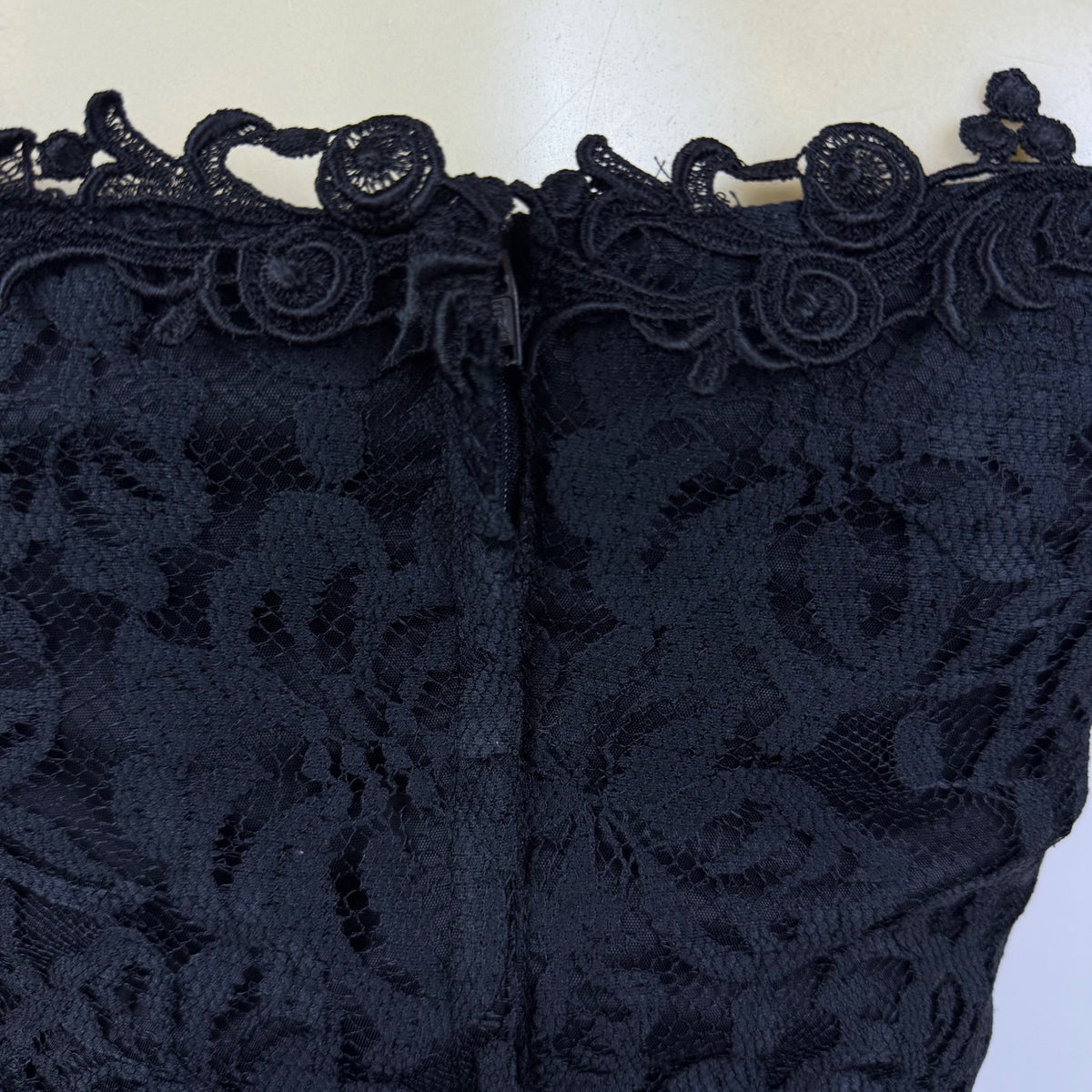 Vintage Roberta Elegant Black Lace Off-Shoulder Dress Short Sleeve A-Line