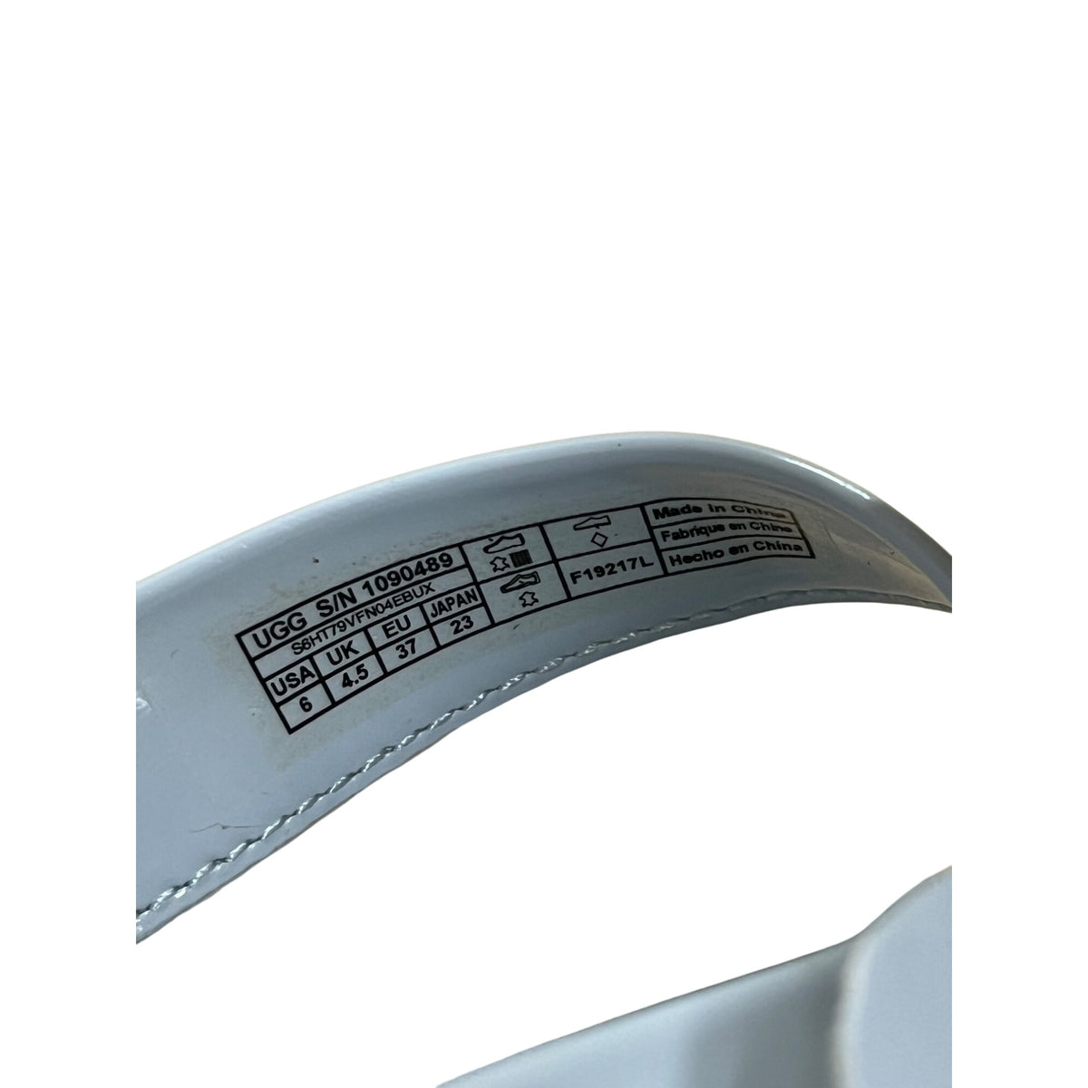 UGG Womens Light Blue Faux Leather Daisy Pom Sandals Size 6 Comfort Casual Slide Made In China