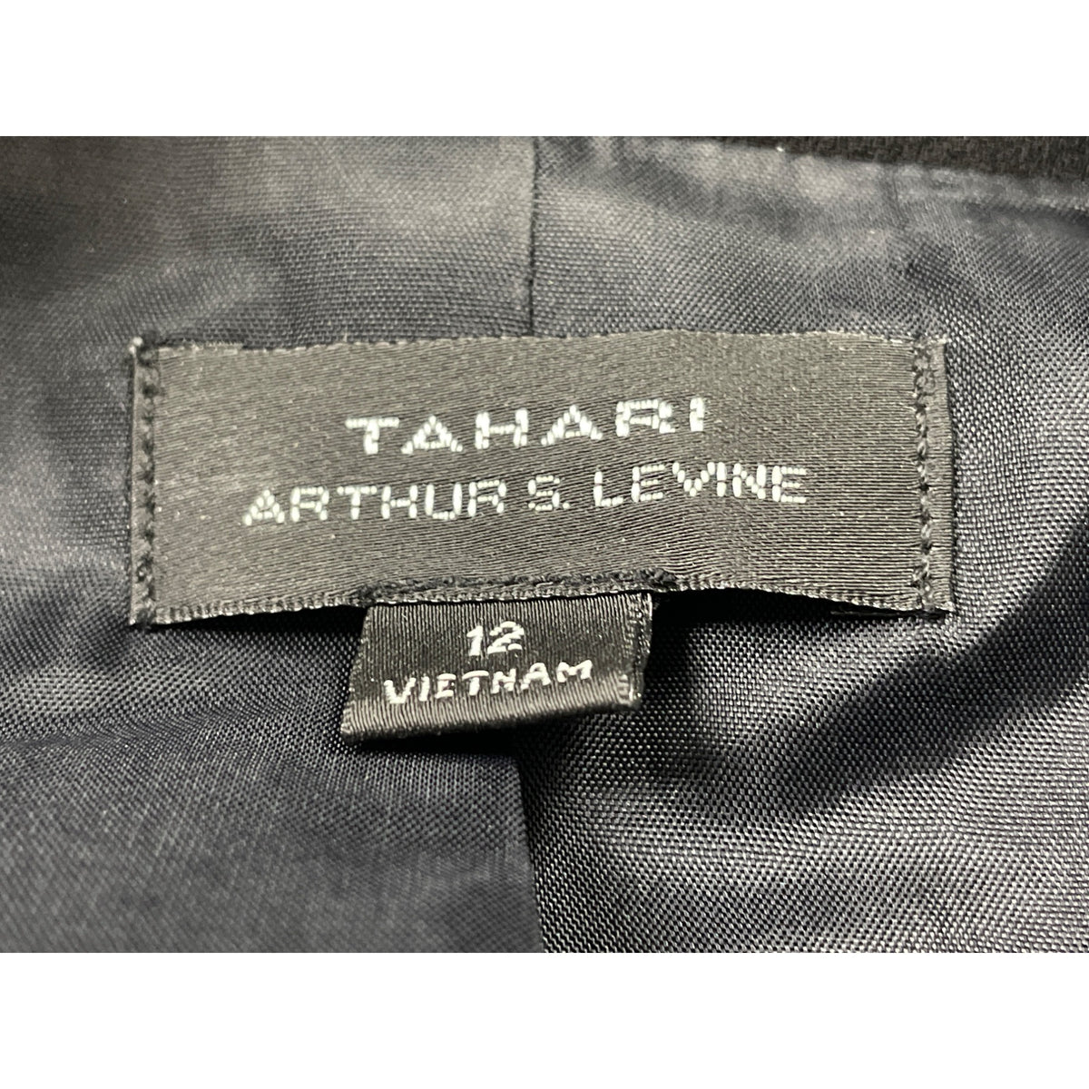Tahari Women's Black Open-Front Cropped Jacket With Hook Closure Sz 12
