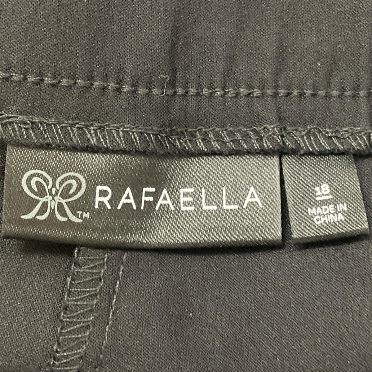 Rafaella Womens Black Stretch Shorts  Classic Fit Lightweight Comfortable Sz 18