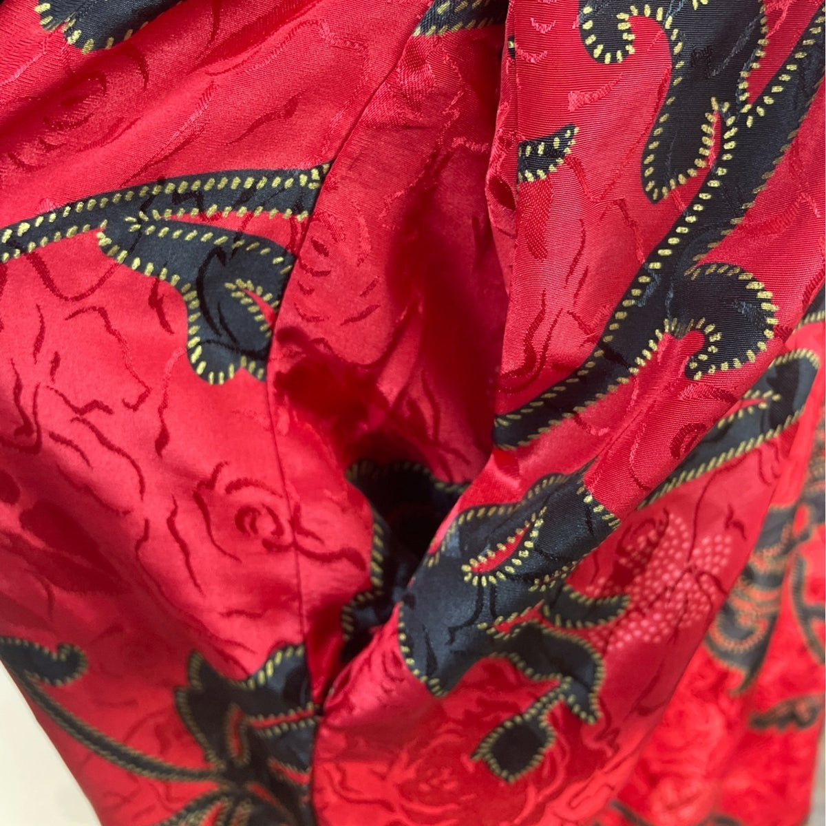 Expressions Women’s Red & Black Floral Jacquard Robe With Belt Long Length Sz M