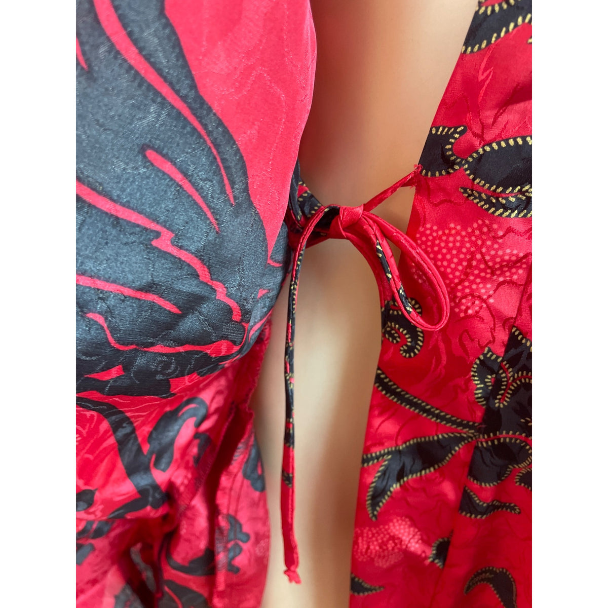 Expressions Women’s Red & Black Floral Jacquard Robe With Belt Long Length Sz M