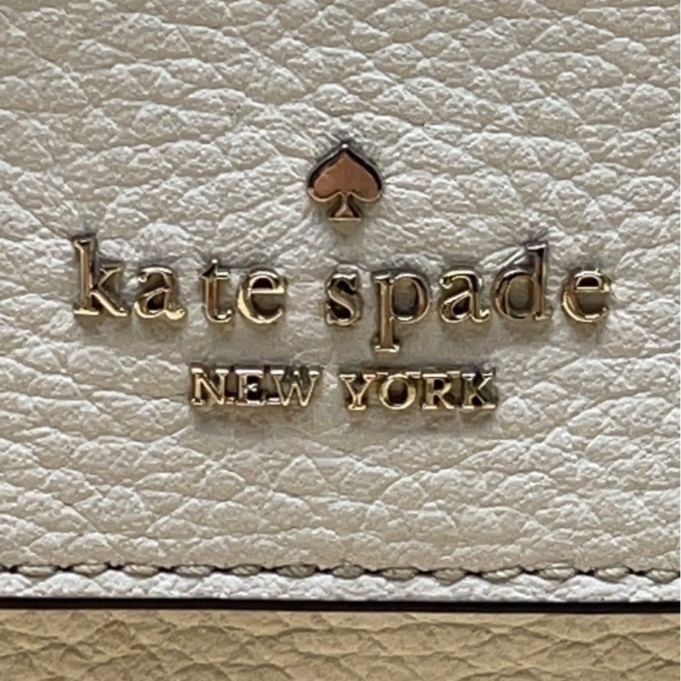 Kate Spade Beige & White Pebbled Leather Front Pocket Leila Crossbody Bag Sz S