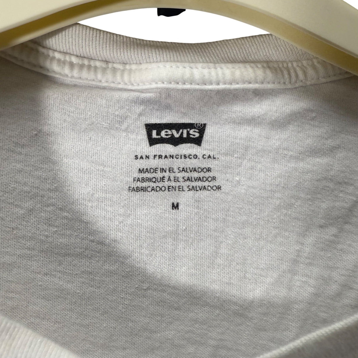 Levis Mens White Cotton Logo Graphic T-Shirt M Casual Crewneck Short Sleeve Lightweight