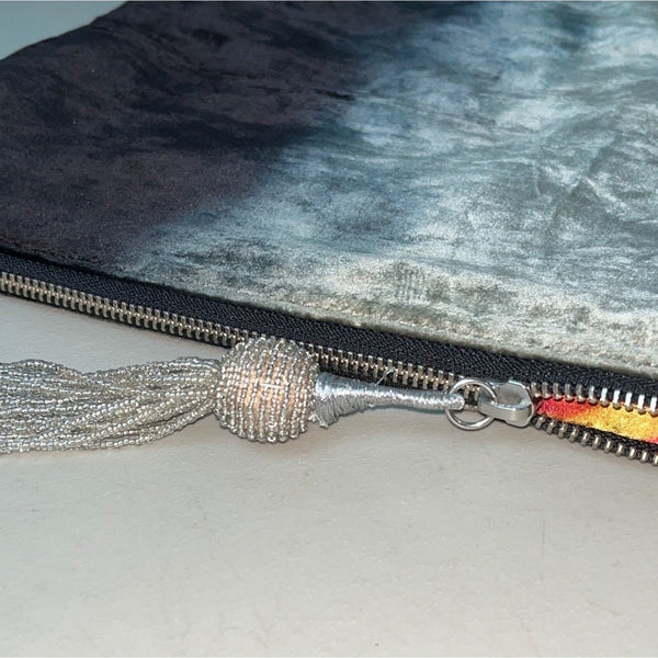 Steve Madden Women's Faded Blue Clutch Zipper Closure with Tassel Sz M