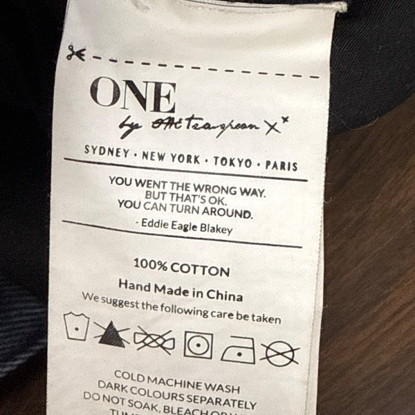 One Women's Black Distressed High-Rise Jean Shorts Relaxed Bandits Fit Size 28