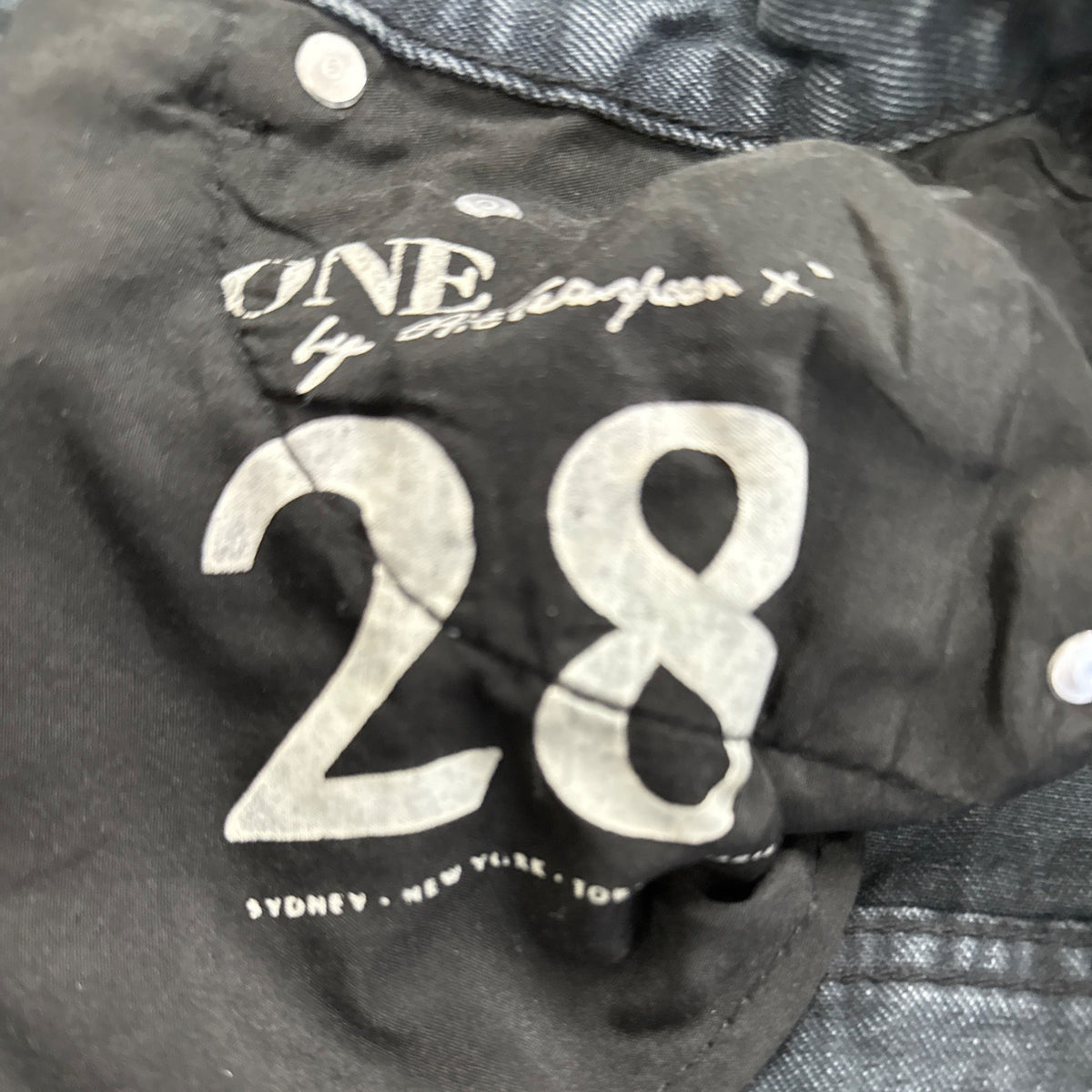 One Women's Black Distressed High-Rise Jean Shorts Relaxed Bandits Fit Size 28