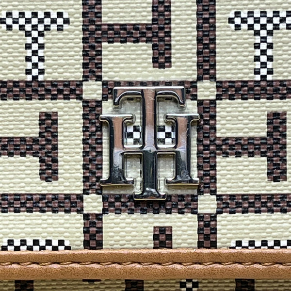 Tommy Hilfiger Womens Brown Beige Signature Canvas Snap Closure Clutch Wallet