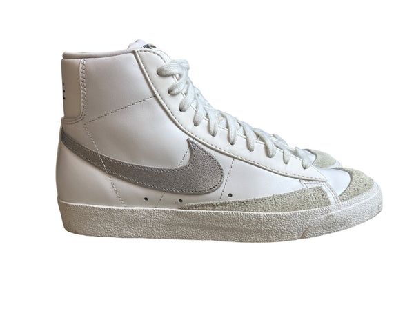 Nike Blazer '77 Essential Mid White Metallic Silver W Size 9.5