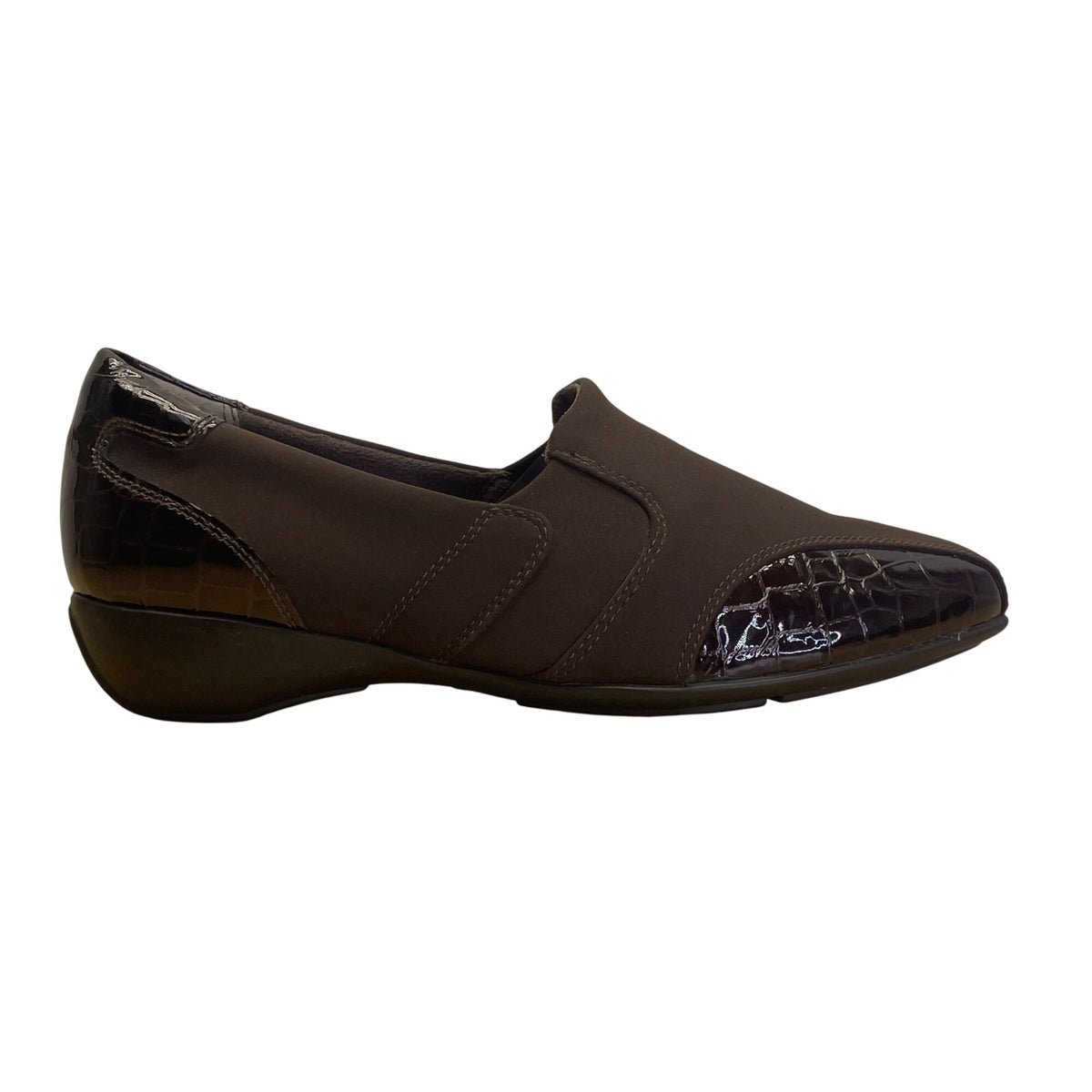 Clarks Womens Brown Crocodile Embossed Patent Accents Slip-On Shoes Size 9M