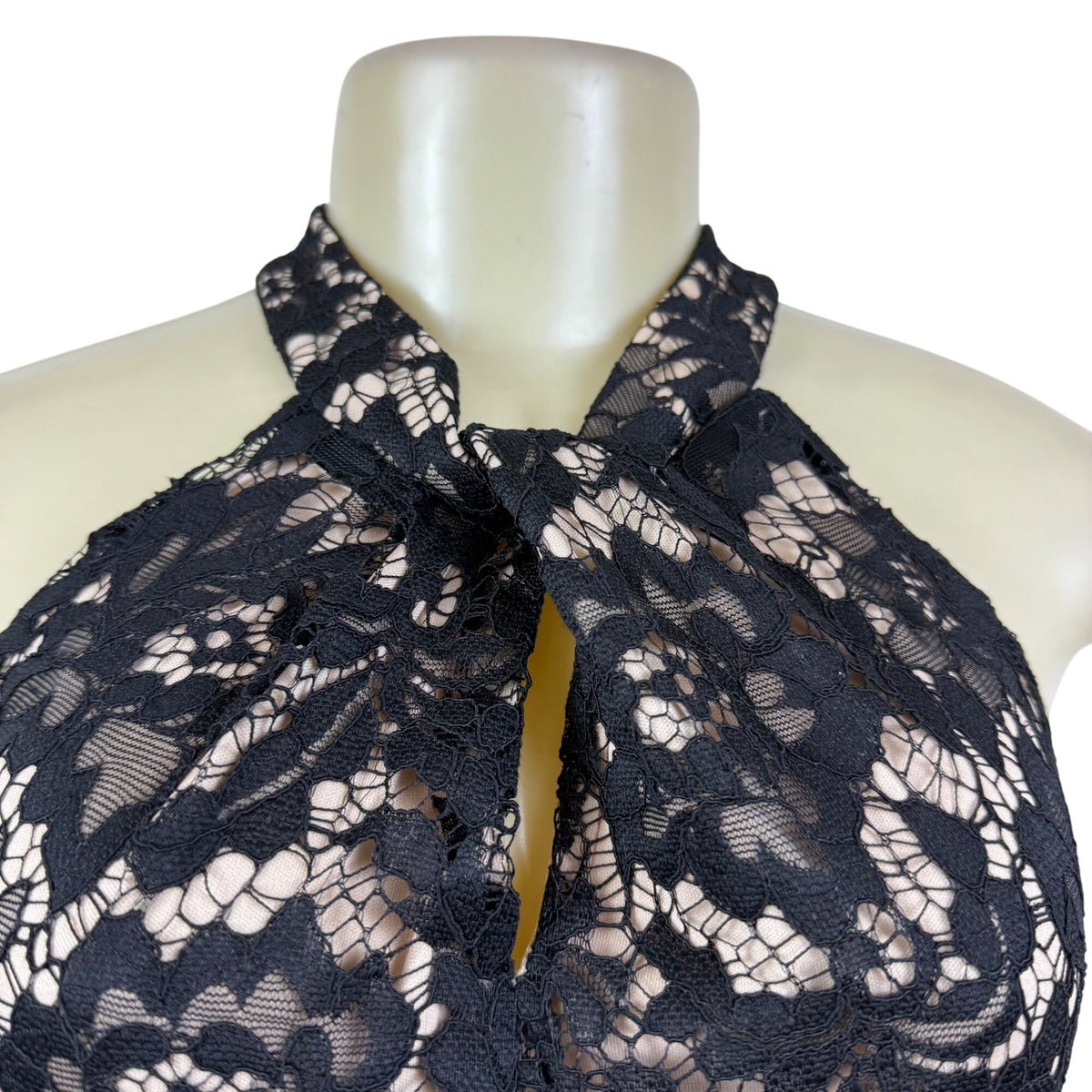 Julia Jordan Black & Nude Women’s Floral Lace Jumpsuit Halter Neck Sz 12