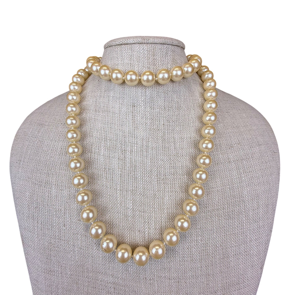 Monet Women Gold Tone Faux Pearl Necklace Vintage Classic 36 Inches Long Jewelry