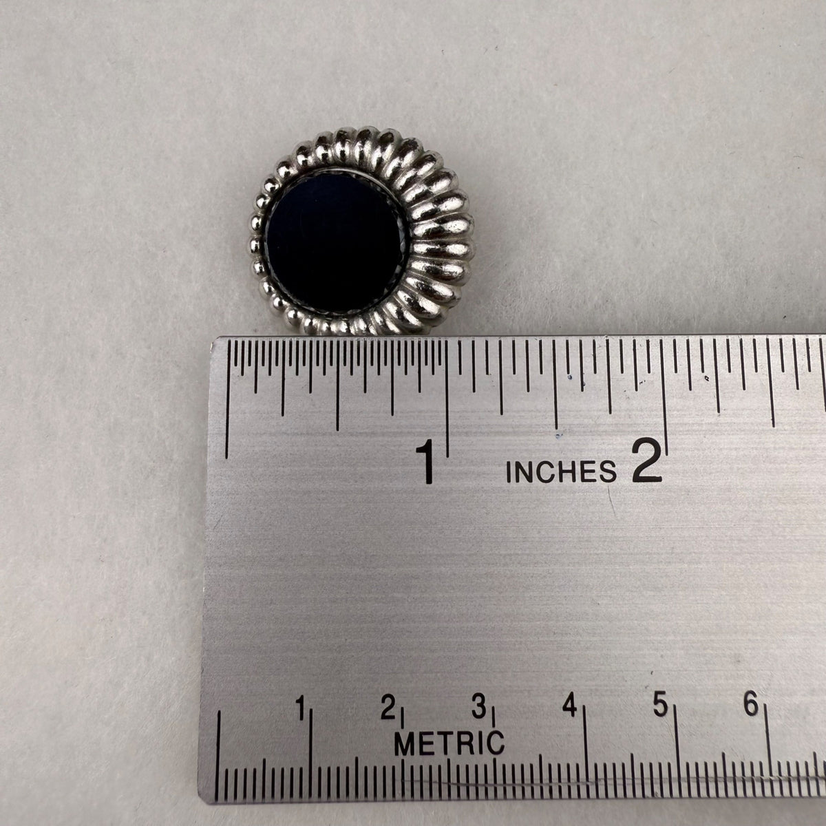 Sarah Coventry Womens Silver Tone Clip-On Earrings Retro 1960s Scalloped Black Accents