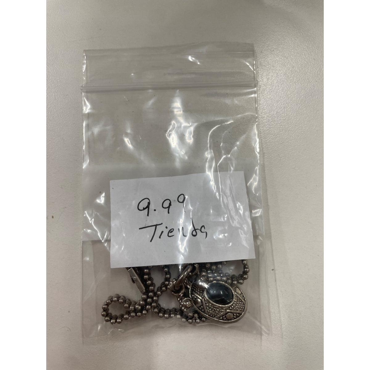 Vintage Silver Tone Womens Pendant Necklace With Black Stone & Detailed Chain