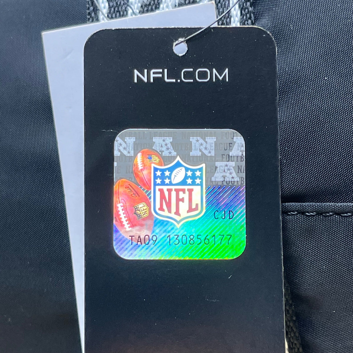 Wear Men’s Black & White  NFL NY Giants Team Logo Branding Travel Duffel Bag