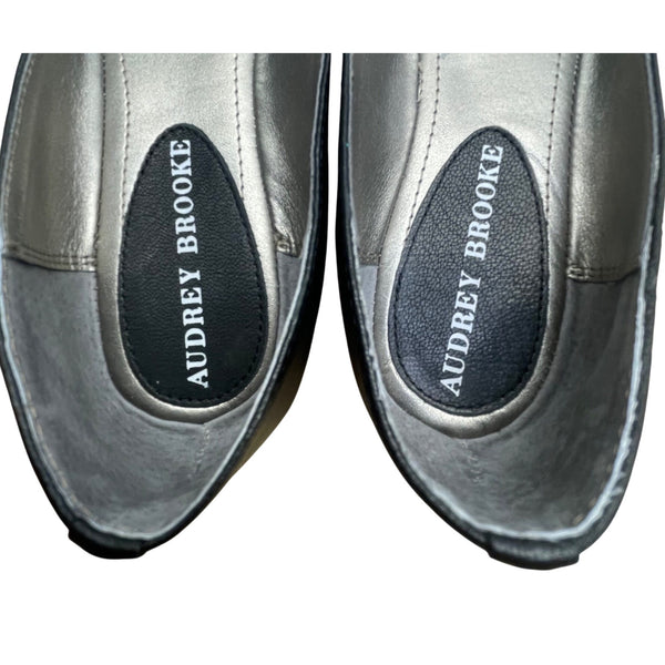 Audrey Brooke Women’s Black Leather Cici Taper Toe Flat Shoes Size 8M