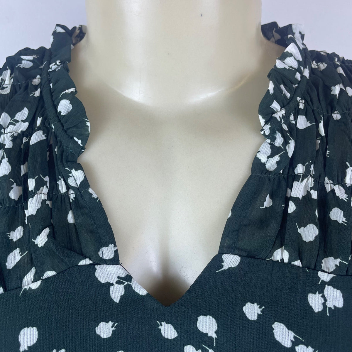 Dokotoo Womens Green Chiffon Floral Ruffle V-Neck Blouse Short Sleeve Sz L - New