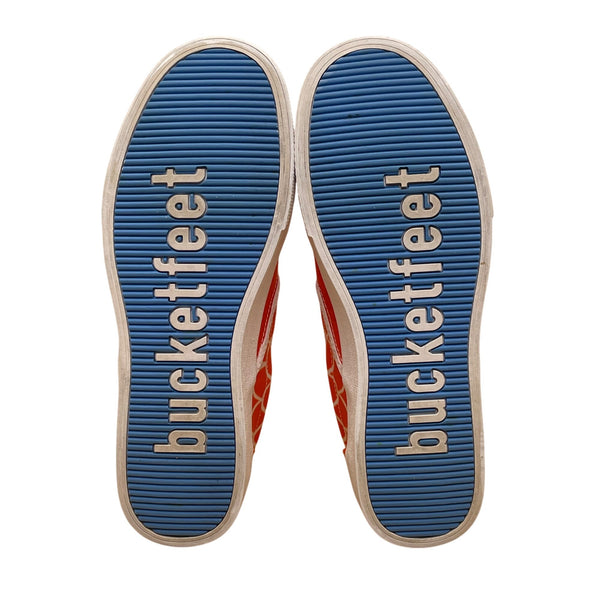 BucketFeet Women’s Orange Canvas Scallop Print Casual Slip-On Sneakers Size 8