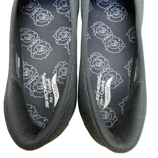 Skechers Women’s Black Arch Fit Slip On Air Cooled Walking Flat Shoes Size 7.5