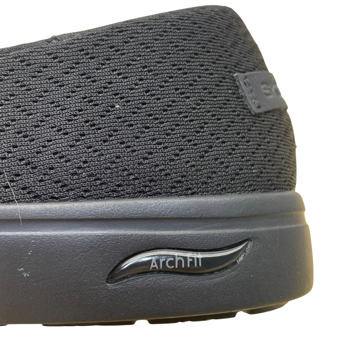Skechers Women’s Black Arch Fit Slip On Air Cooled Walking Flat Shoes Size 7.5
