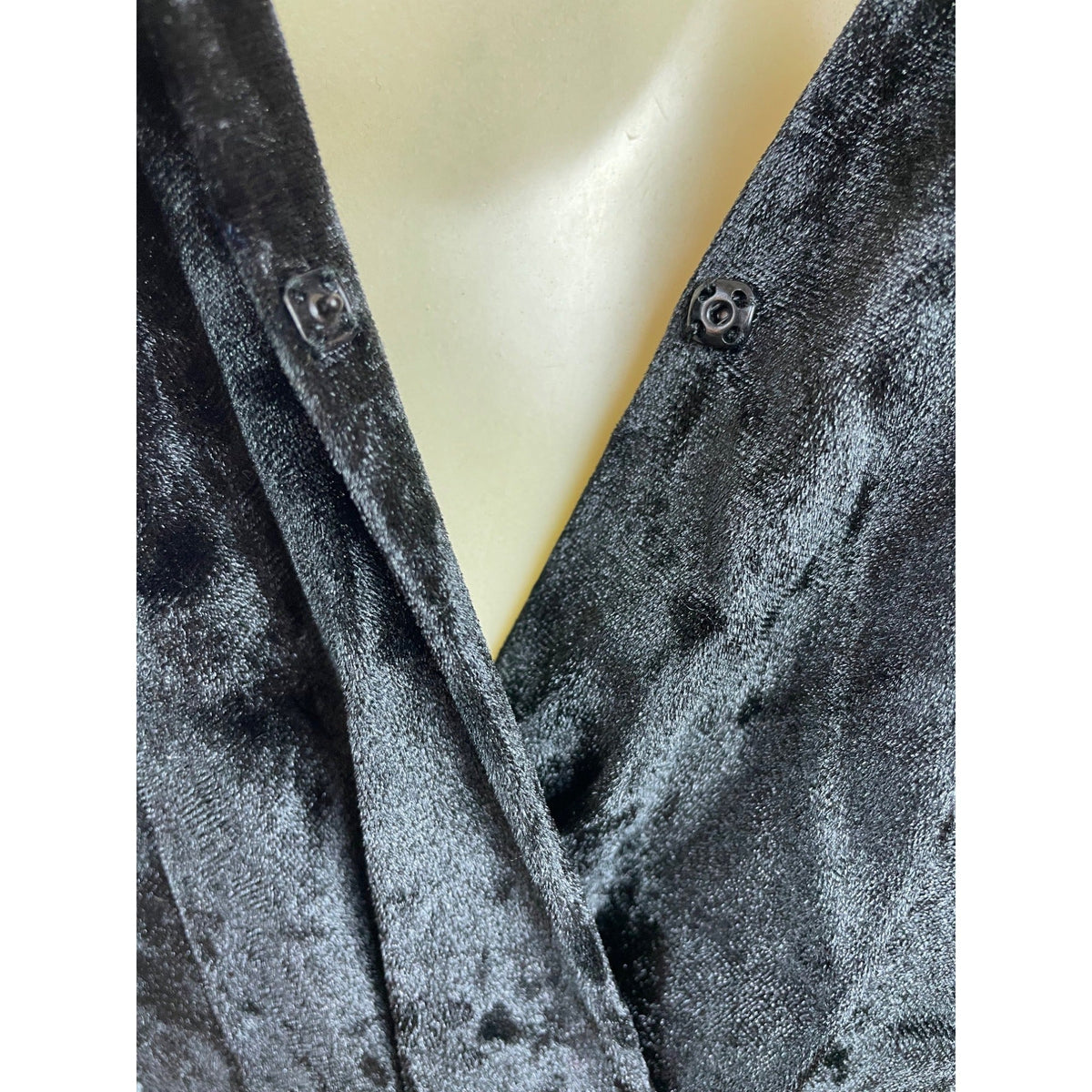 BCBGeneration Black Velvet Halter Midi Dress With Draped Pockets Size S - New