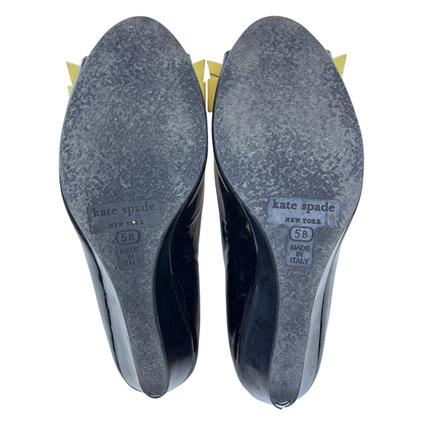 Kate Spade Women Black & Light Green Patent Leather Bow Open-Toe Wedges Size 5B