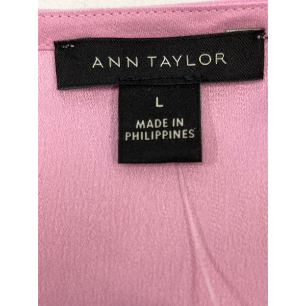 Ann Taylor Women's Pink short sleeve V-neck Blouse Sz L - NWT
