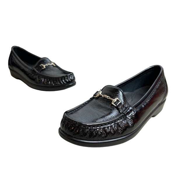 Simplify Women's Black Slip On Comfort Loafers Sz 8.5 Narrow- NWB