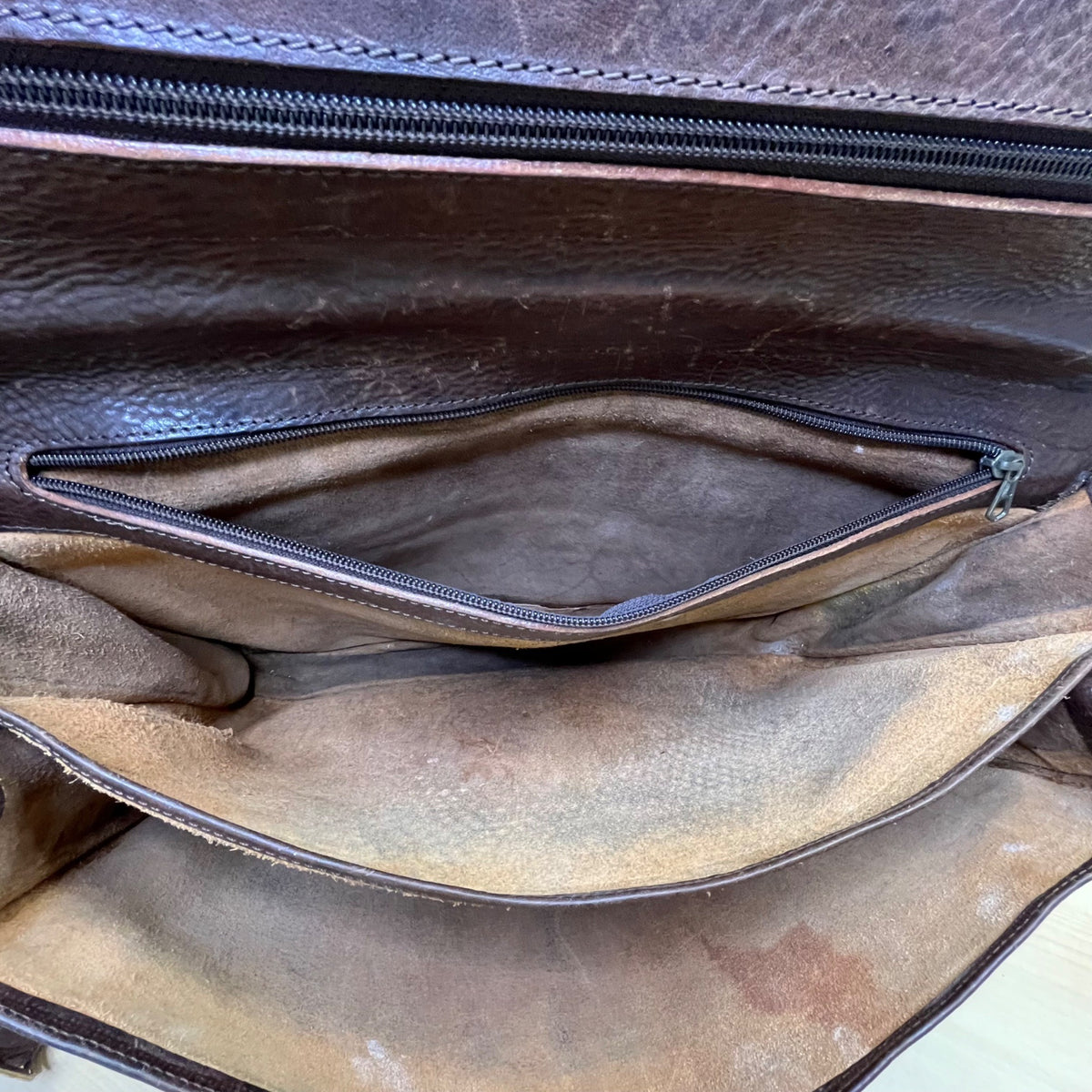 Vintage Roberto Firenze Men’s Brown Leather Briefcase With Dual Brass Clasps