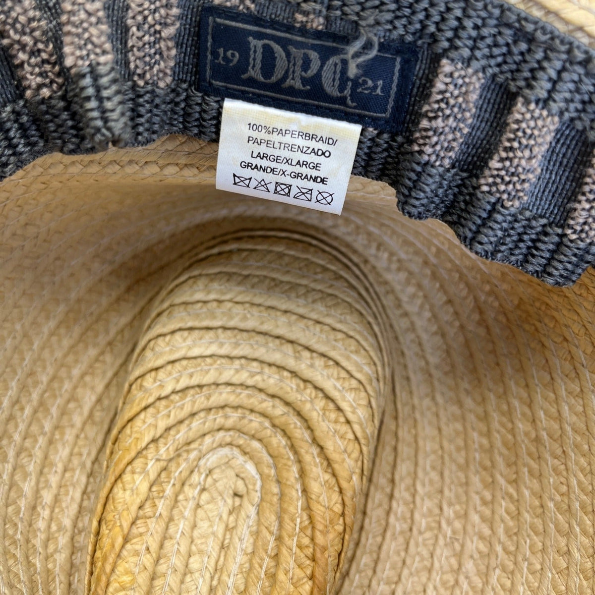 Mens Dorfman Pacific Co. Straw Fedora Hat With Black & Beige Striped Band
