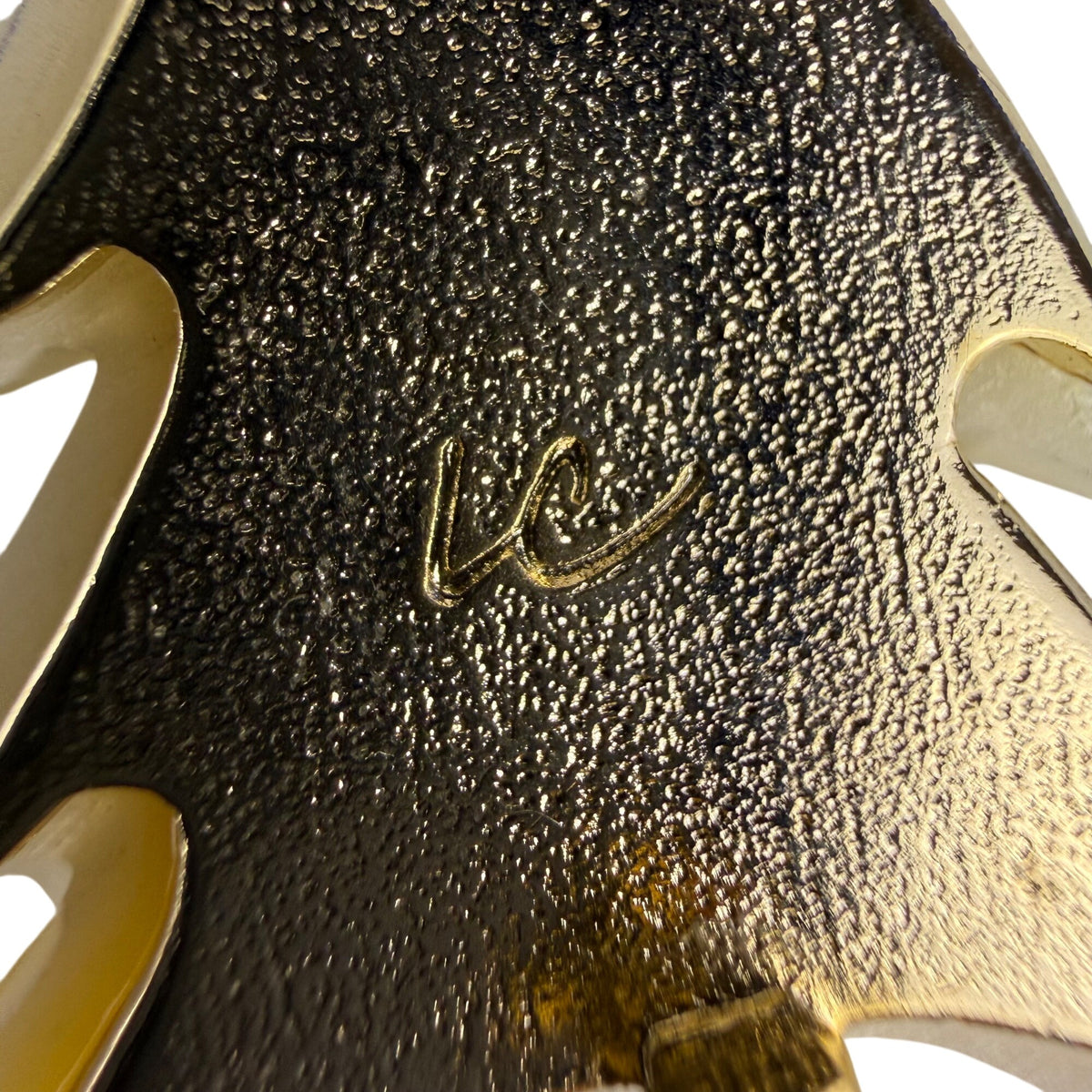 LC Liz Claibone Rhinestone Christmas Tree Pin Gold Tone Pearl-Like Mosaic Brooch