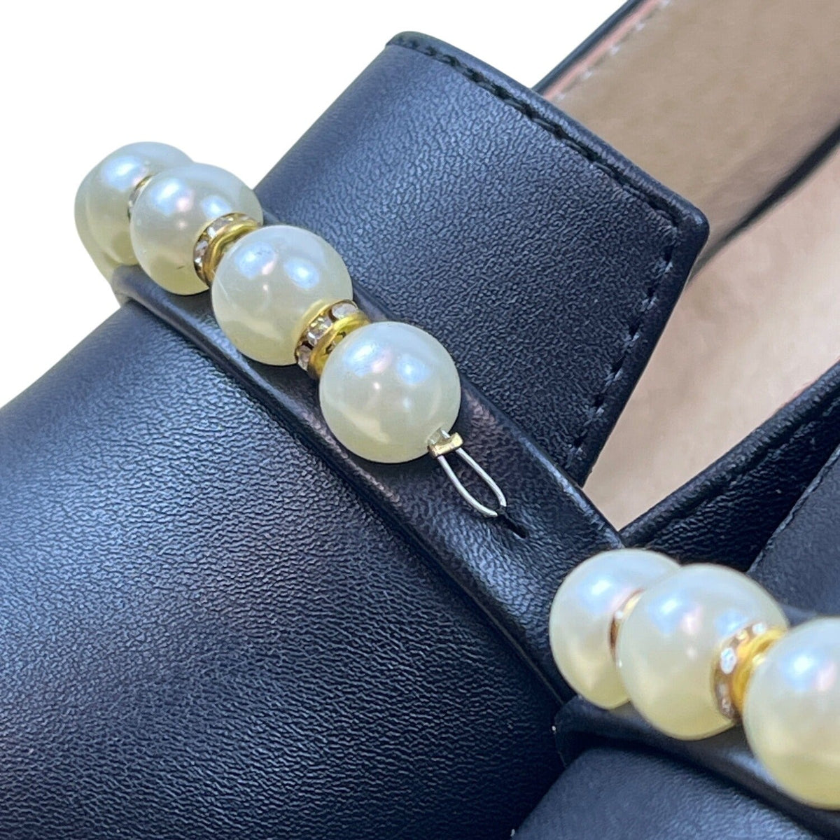 Hirtt Women’s Black Faux Leather Pearl Embellishments & Gold Accent Pumps Sz 7
