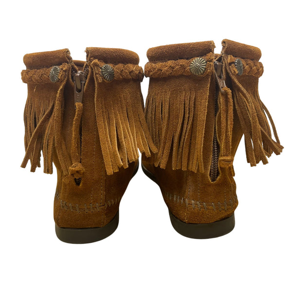 Minnetonka Women’s Dusty Brown Suede Zip Closure Fringe Ankle Boots Size 9