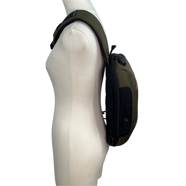 Ozuko Green  Waterproof Fabric Anti-Theft USB Port Compact Crossbody Backpack