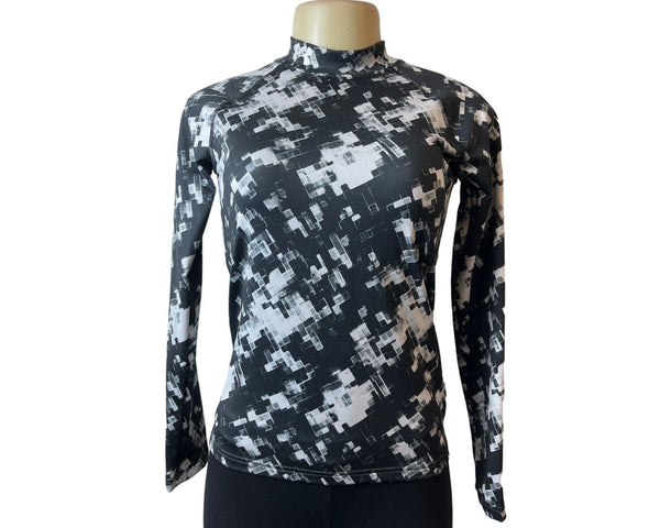 Under Armour Girl's Youth Black & White Digital Camo Design Shirt YLG Large